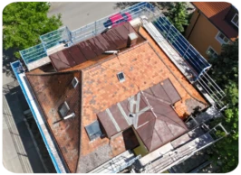 Dach nach Reinigung Dach nach Reinigung zum Beschichten vorbereitet
